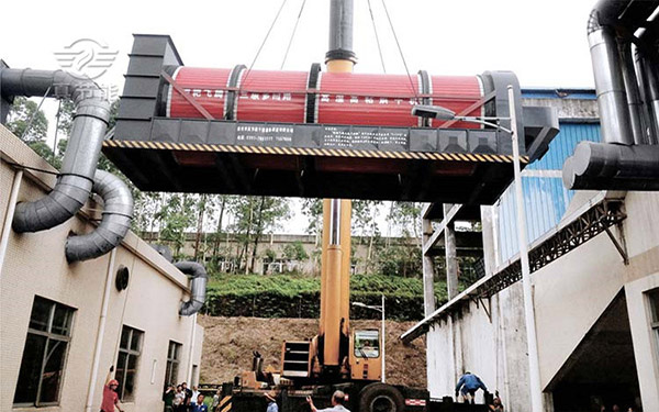 果渣烘干機吊裝現(xiàn)場